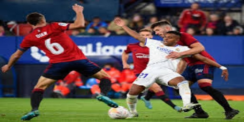 闪电开局与奥萨苏纳迅速还击：阿拉巴后防反击新利器- 爱游戏体育