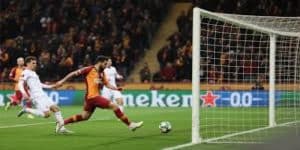 曼联帅位的复杂方程  -爱游戏体育